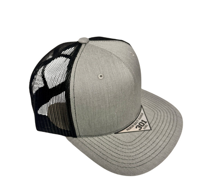 Kamel 301 – 6 Panel Trucker Snapback Cap with Seamless Front Panel